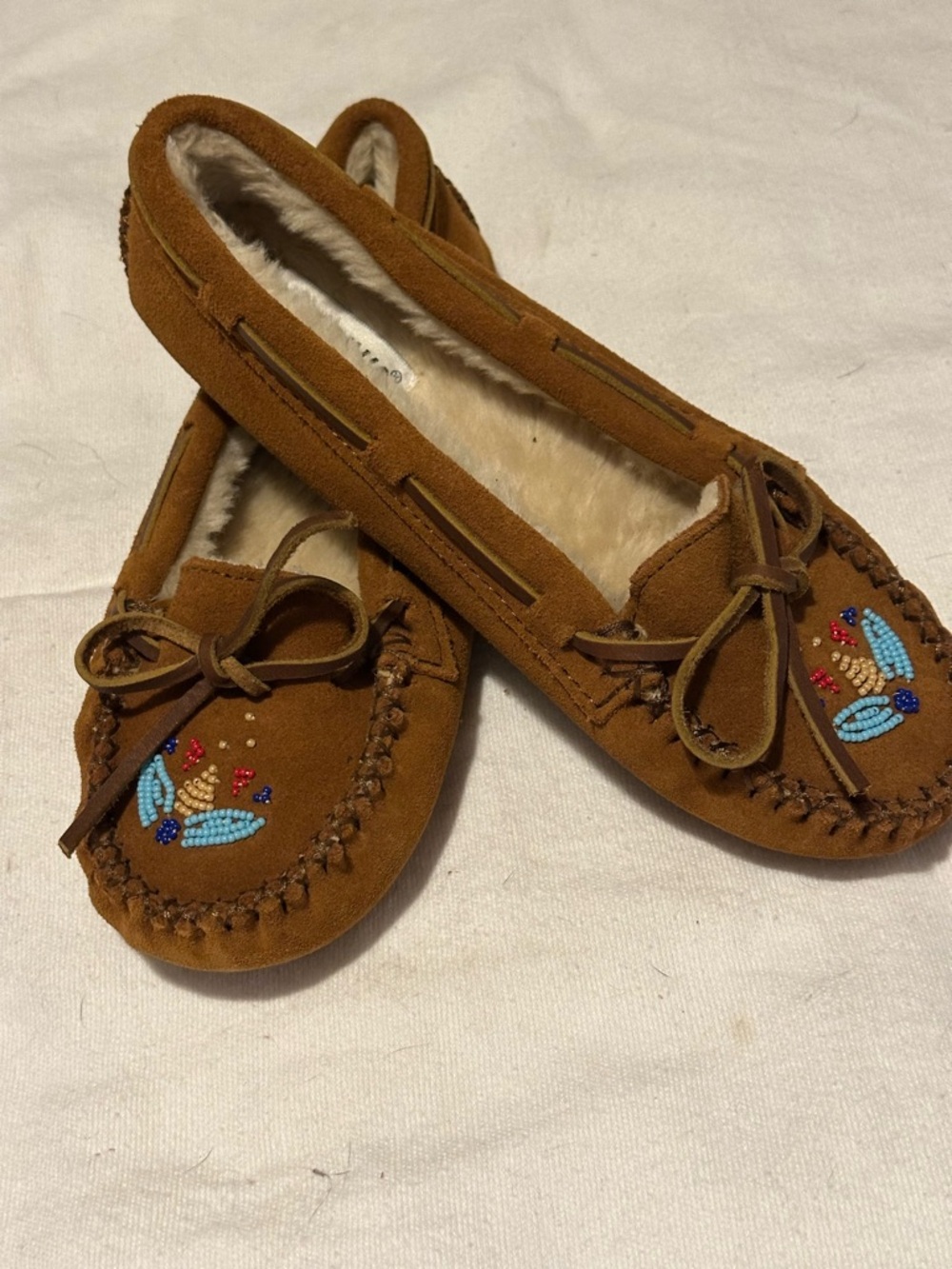 Minnetonka Women's Tan Suede Beaded Moccasins